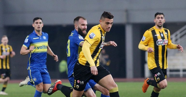 «Γιακουμάκη είσαι κλέφτης»