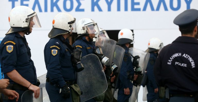 Διώχνουν την αστυνομία από τα γήπεδα!