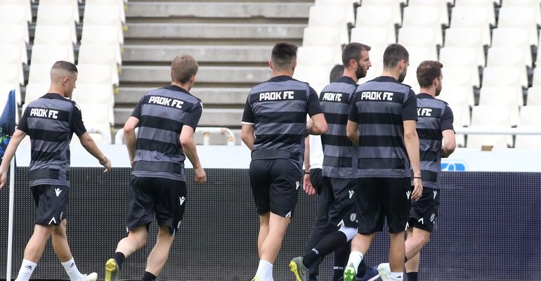 «Μα τελικός με άδεια καθίσματα;»