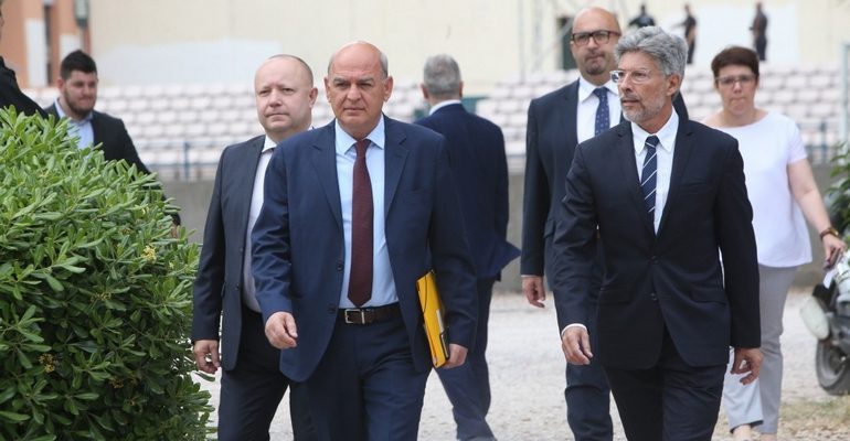ΕΠΟ: Οι διάλογοι που άναψαν φωτιές