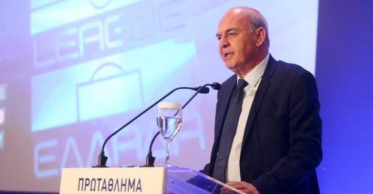 «Να σταματήσει η απαγόρευση μετακινήσεων»