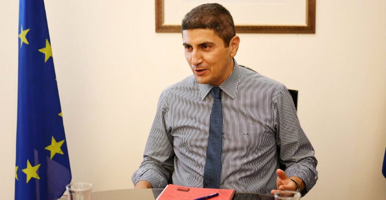 Ανακοίνωσε φοροελαφρύνσεις ο Αυγενάκης