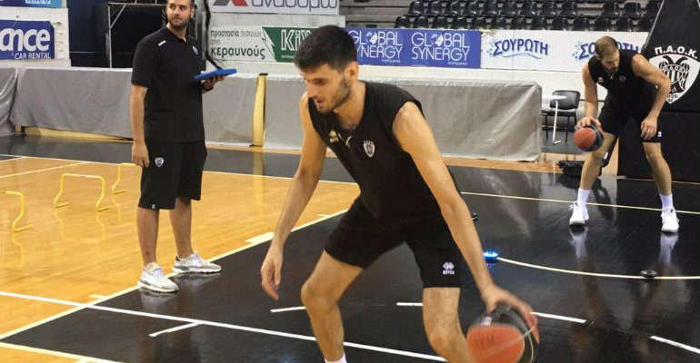 Φουλάρει για τα φιλικά
