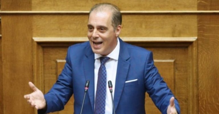 «Βόμβες» Βελόπουλου για Μαρινάκη