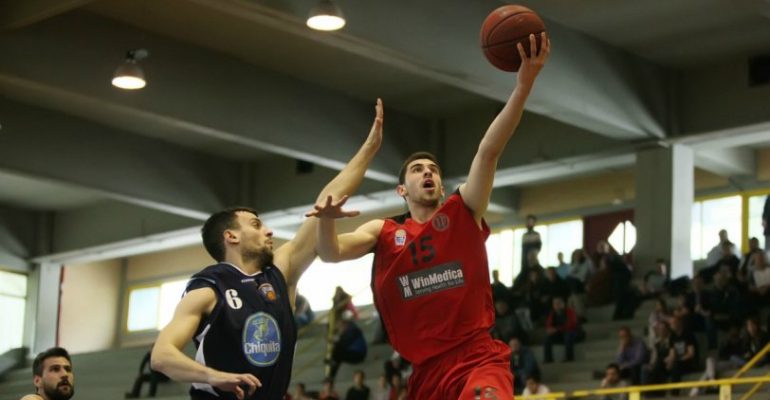 Παραμένει ο Χατζηνικόλας!