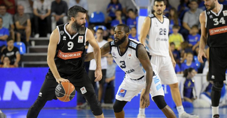«Πρέπει να κοιτάξουμε μπροστά»