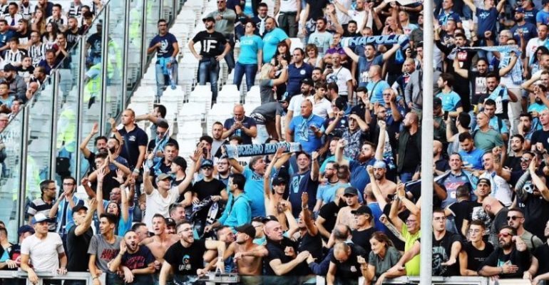 «Πέσιμο» οπαδών στην Νάπολι