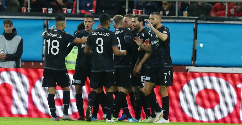 «Δεν μας λυγίζει κανείς» (pic)