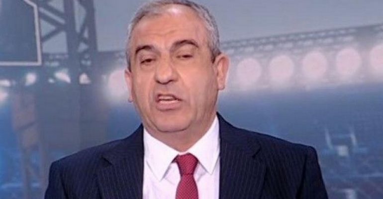 Φόρεσε ερυθρόλευκα γυαλιά ο Βαρούχας!