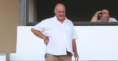 «Τι να περιμένεις από έναν κλαρινογαμπρό;»